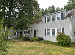 7 Fireside Dr, Barrington, RI 02806