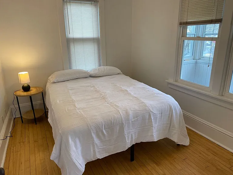 410 N Maple Ave — Photo 32