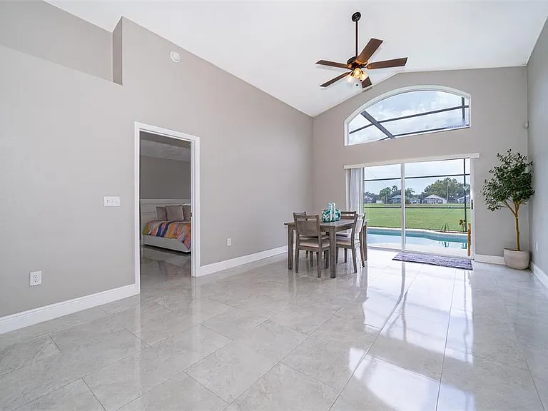 207 Langham Dr — Photo 14