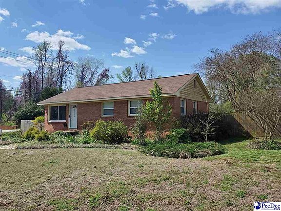 2nd image of 401 Dogwood Cir