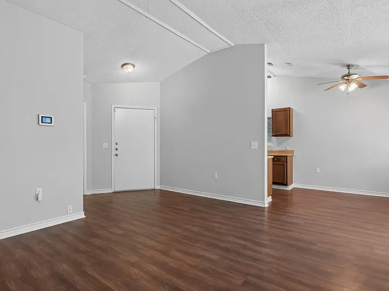 10341 Flatland Trl — Photo 4