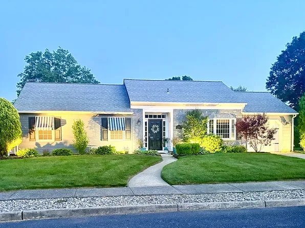 2 Frede Dr, Brick, NJ 08724
