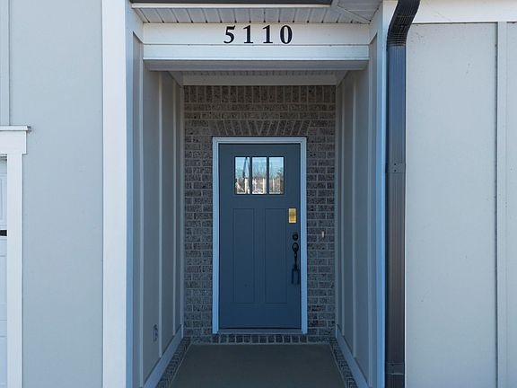 3rd image of 5110 Meadowbend Dr NE