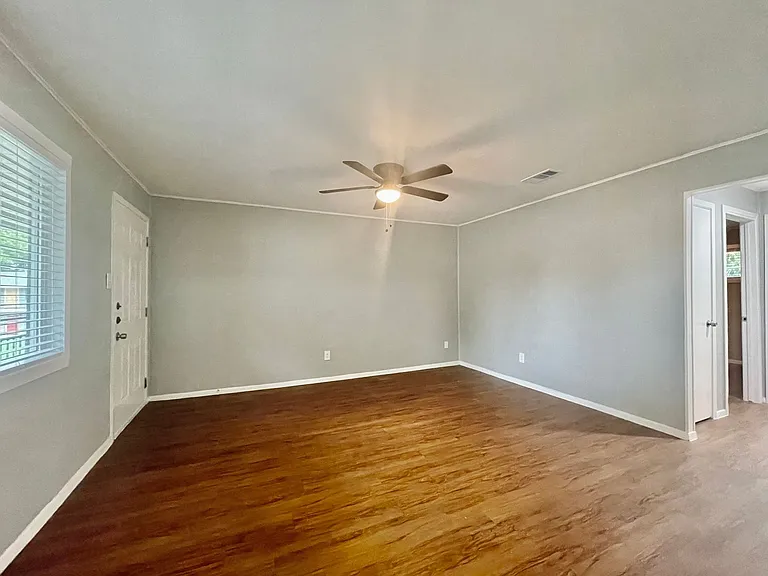 Sundance Apartments — Photo 30