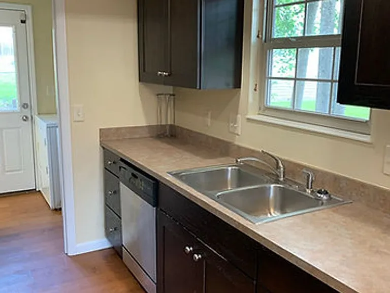 20 E Spring St — Photo 6