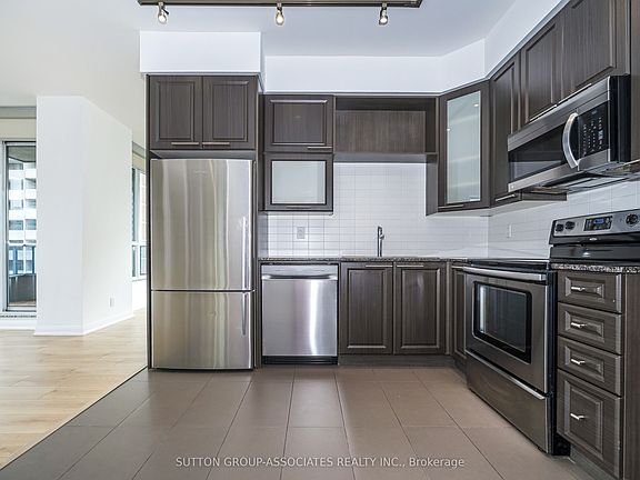 3rd image of 500 Sherbourne St #703