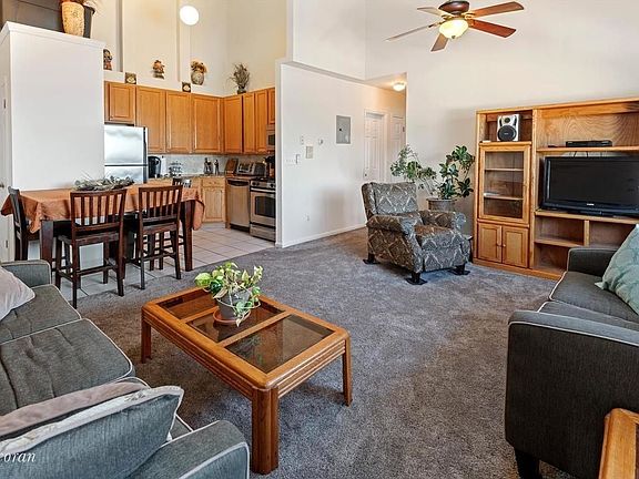 4th image of 24 Pennyfield Ave APT 3E