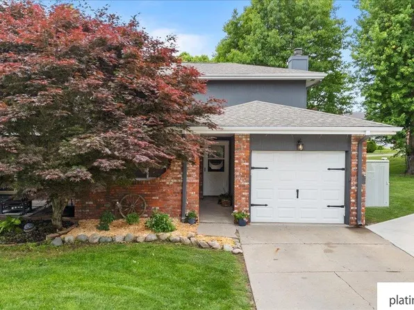 2849 S 163rd Plz, Omaha, NE 68130
