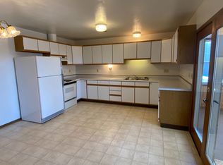 E432 Bay Ln, Luxemburg, WI 54217