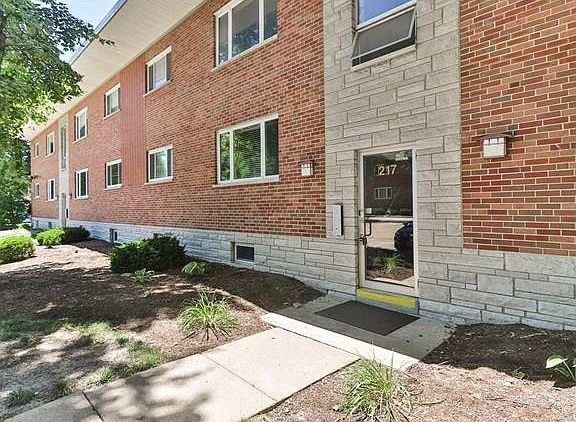 2nd image of 217 Monclay Ct APT 1S