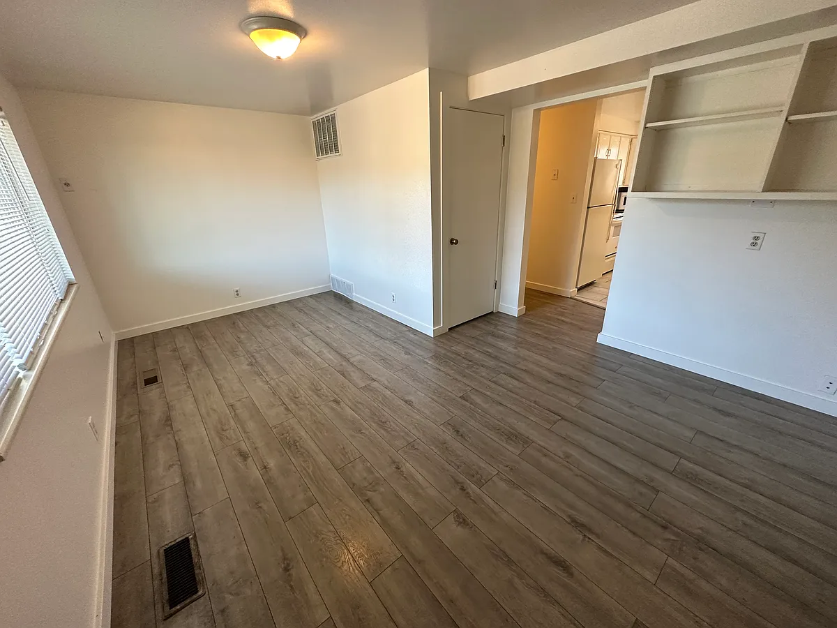 Building Photo - 657 N 400 E #G14