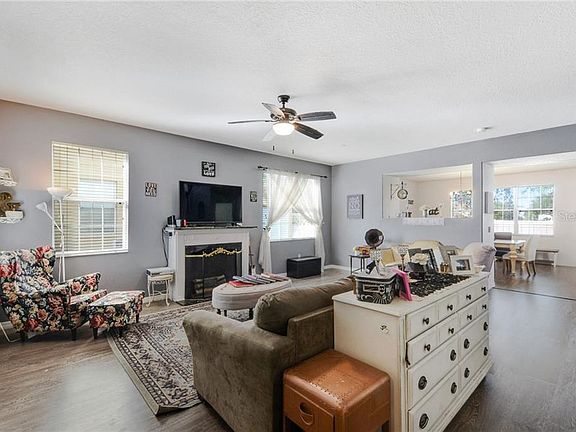 2nd image of 19526 Timberbluff Dr