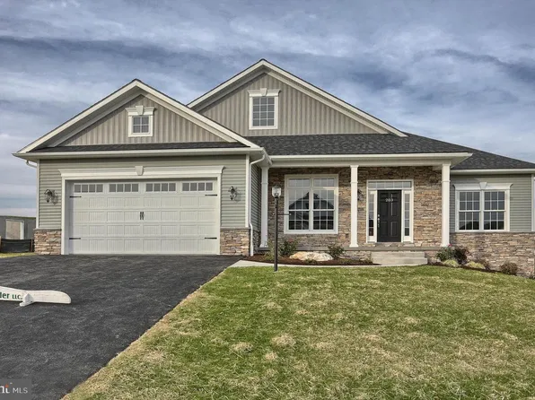 21 Starlight Ln, Lebanon, PA 17046