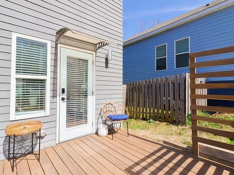 51 Bowen Ave SE — Photo 3
