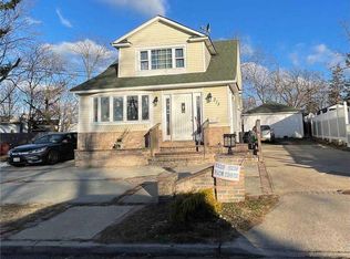 315 Ackerman St, Central Islip, NY 11722