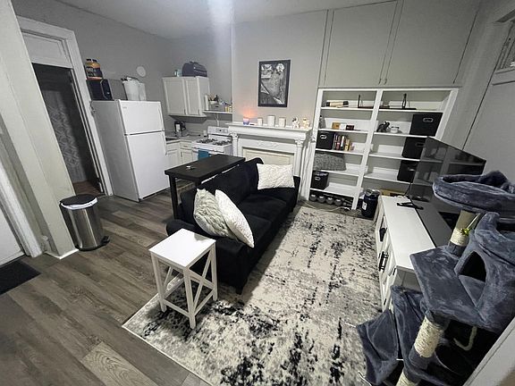 3rd image of 4219 Baltimore Ave #1F