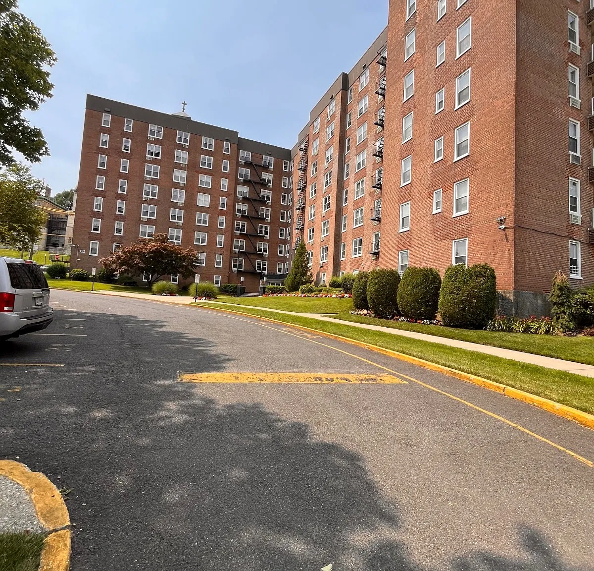 1 bed, 1.0 bath, 842 sqft, $2,200 — Photo 3