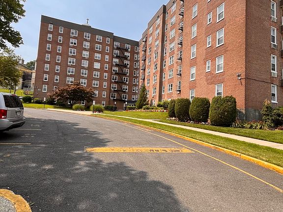 3rd image of 350 Richmond Ter APT 2H