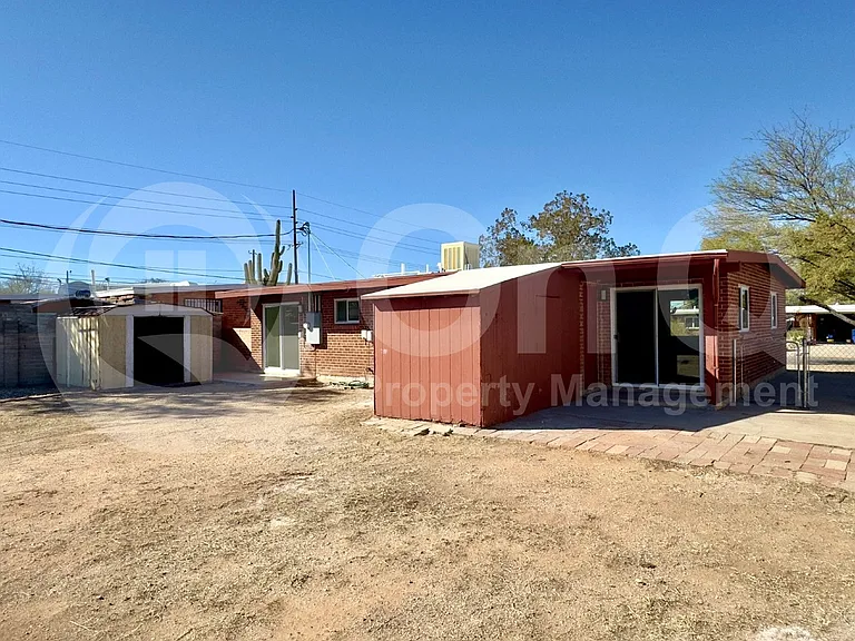 1410 N Desmond Ave — Photo 20