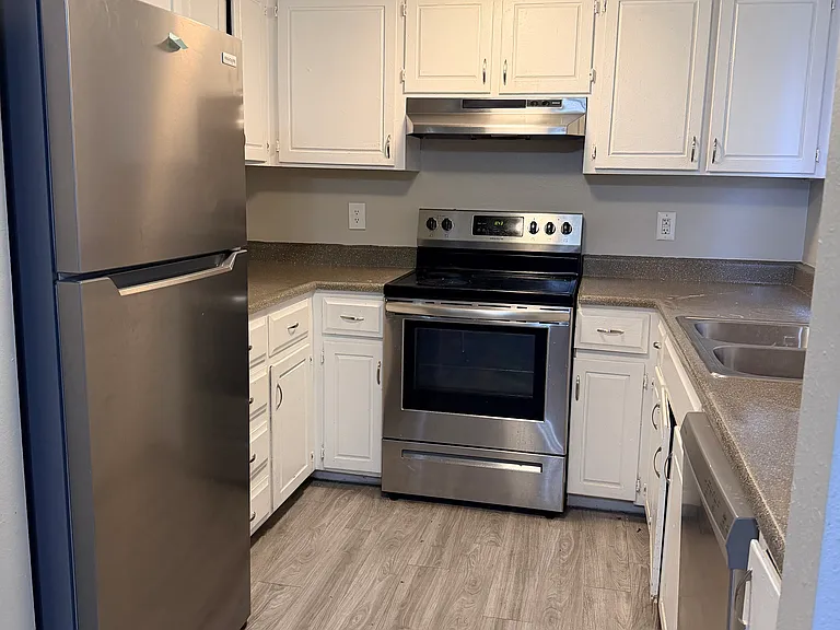 The Addison Apartment — Photo 11