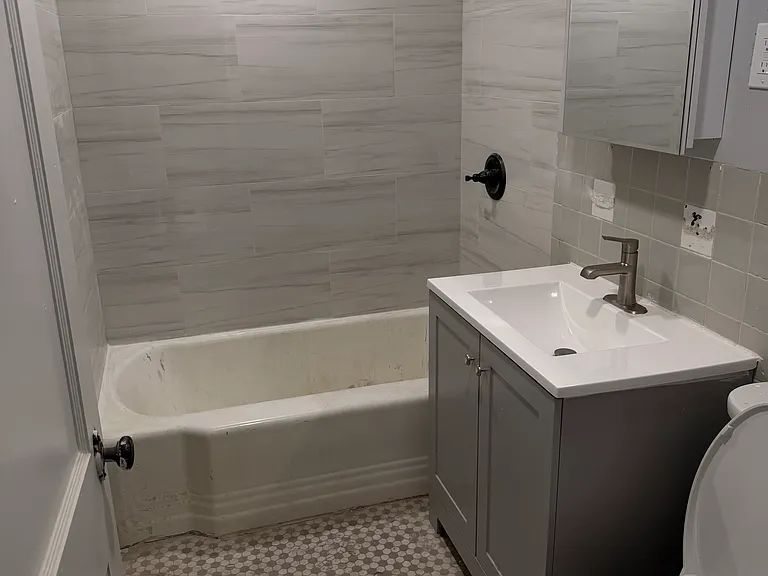 154 W Barber Ave — Photo 7