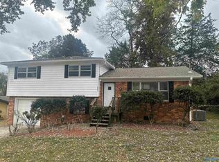 2807 Hilltop Ter NW, Huntsville, AL 35810
