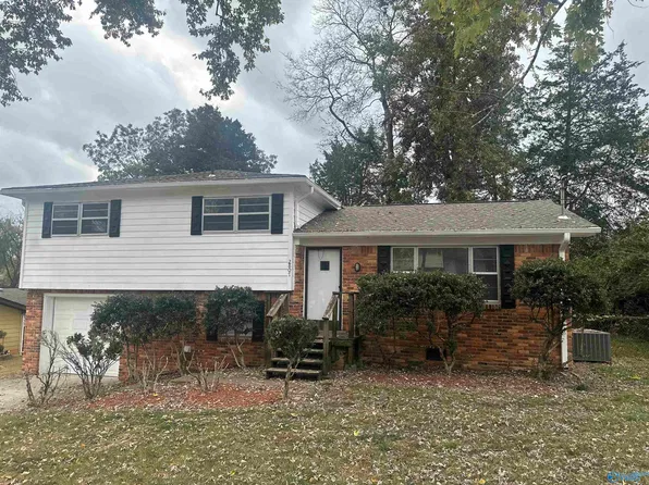 2807 Hilltop Ter NW, Huntsville, AL 35810