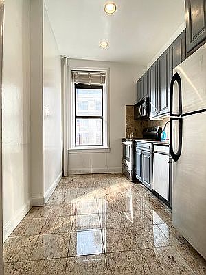 1st image of 58 W 72nd St APT 5D