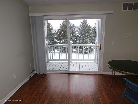 3rd image of 410 Carom Cir