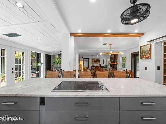 3rd image of 6975R Oakwood Dr