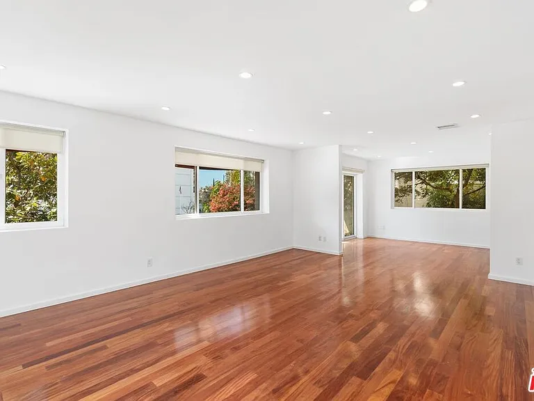 10645 Wilshire Blvd #101 — Photo 2