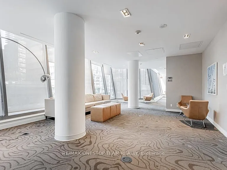 832 Bay St #4110 — Photo 31