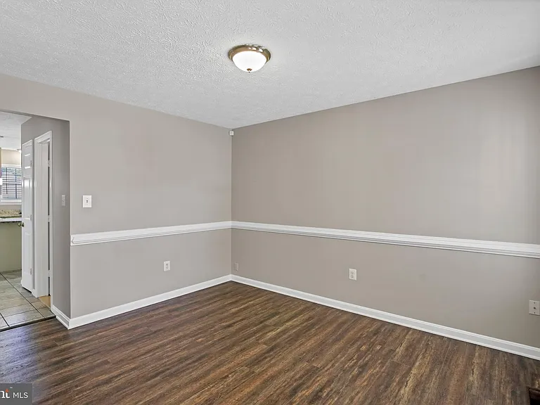 10886 Moore St — Photo 11