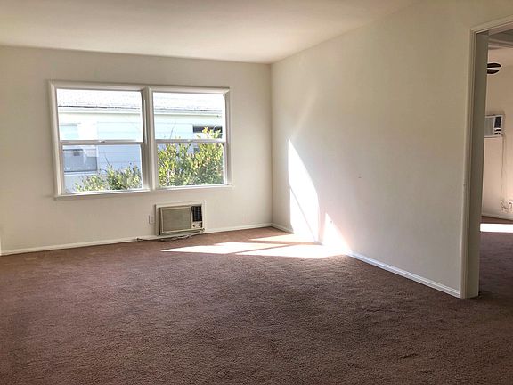 4th image of 13124 Valleyheart Dr