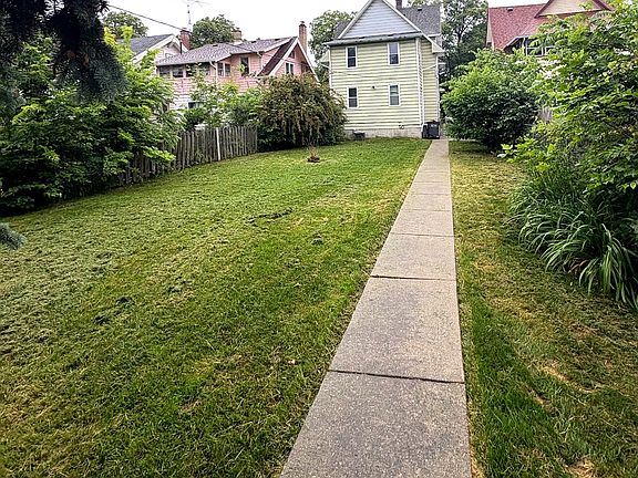 3rd image of 1033 Prospect Ave