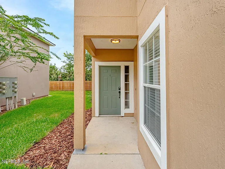 577 Scrub Jay Dr — Photo 4