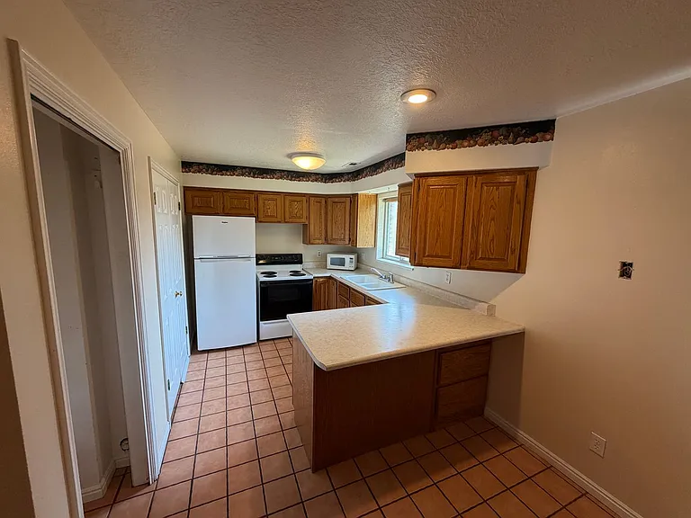 479 S Palisade Dr — Photo 18