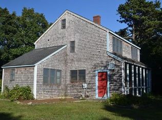20 Skiffs Ln, West Tisbury, MA 02575