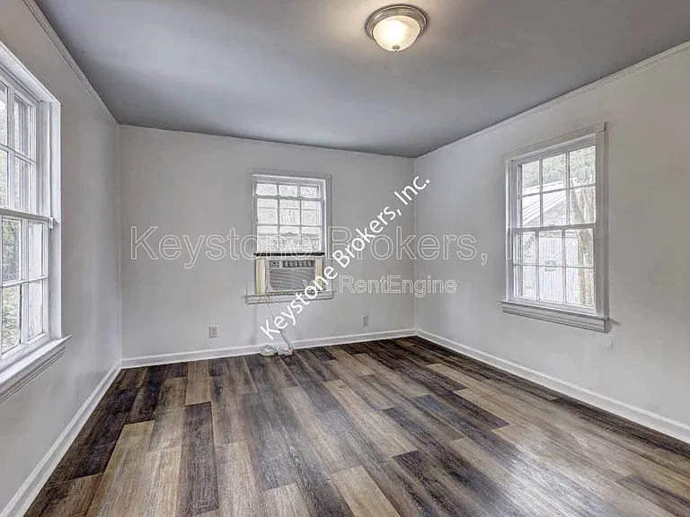 1212 Hartley St — Photo 9