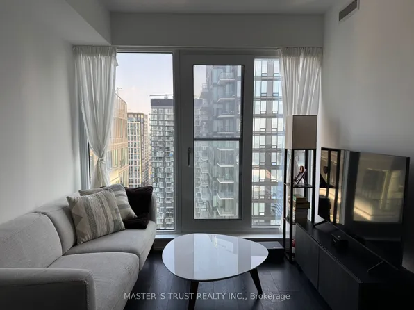 55 Mercer St #5008, Toronto, ON M5V 1H2