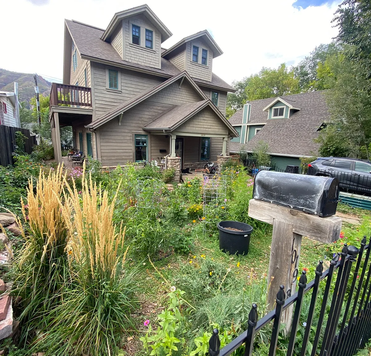 3 bed, 1000 sqft, $2,600 — Photo 1