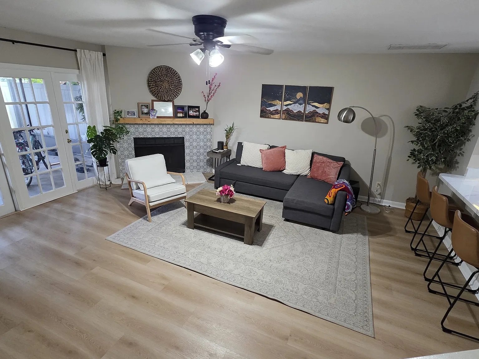 2 bed, 2.5 bath, 1440 sqft, $2,200 — Photo 1