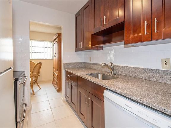 4th image of 30 S J St APT 7
