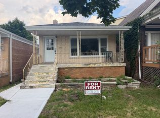 8403 S Marquette Ave, Chicago, IL 60617