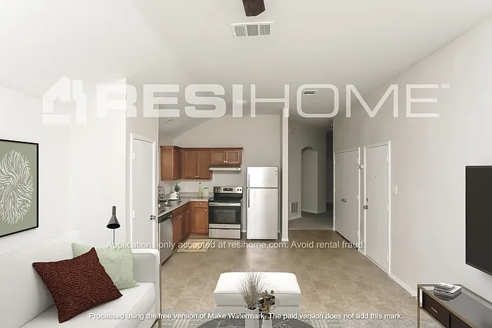 9804 Crocker Dr — Photo 4