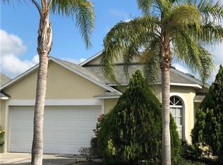 346 Hills Bay Dr, Davenport, FL 33896