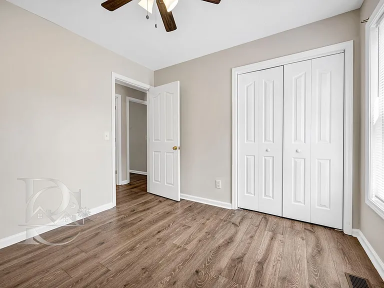 232 Autumnview Ct — Photo 25