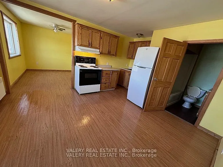 12 Saint David St N #6 — Photo 4