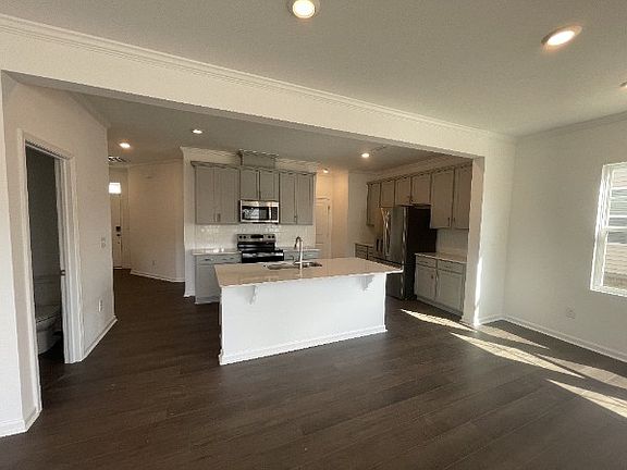 5th image of 211 N Finley Landing Pkwy