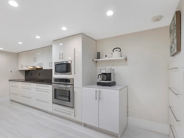 955 Egret Cir #102 — Photo 11